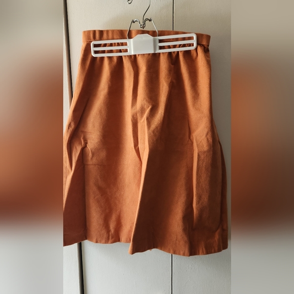 Suede Vintage Blazer and Skirt Set - Picture 6 of 10